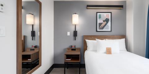 YWCA Hotel Vancouver  Downtown - Double Room