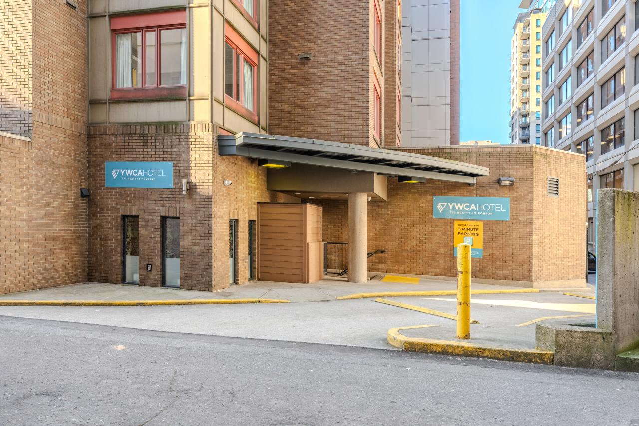 Back Entrance - 5-Minute Drop Off - YWCA Hotel Vancouver
