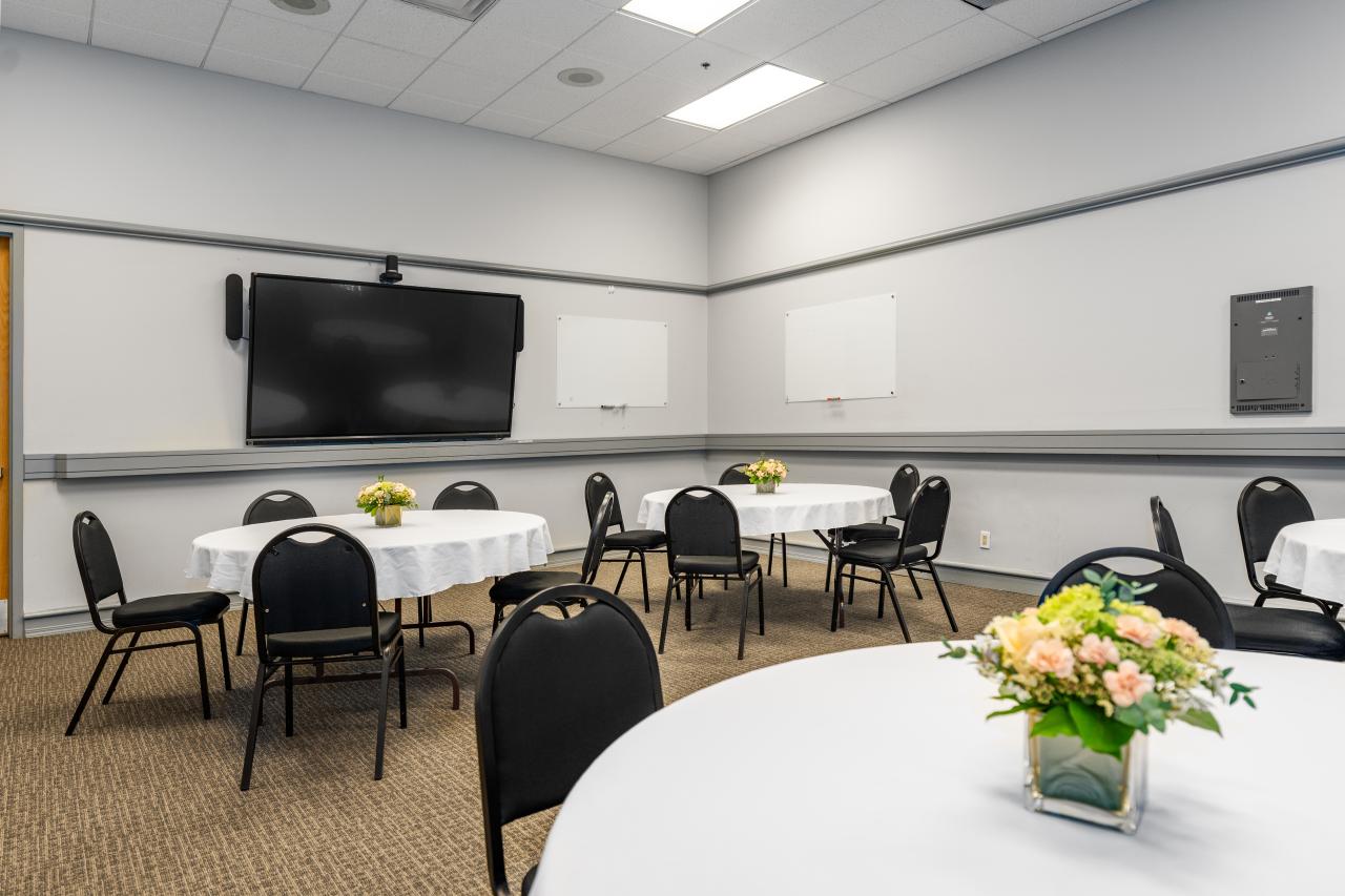 Canfor and Royal Combined room - banquet - YWCA Hotel Vancouver Meeting room rentals