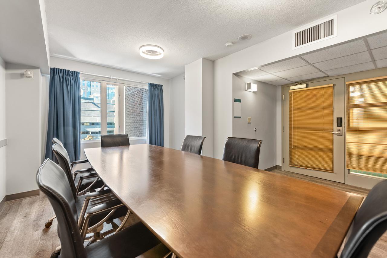 7th floor boardroom - YWCA Hotel Vancouver Meeting room rentals
