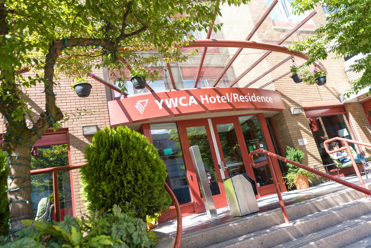 YWCA Hotel Vancouver Entrance