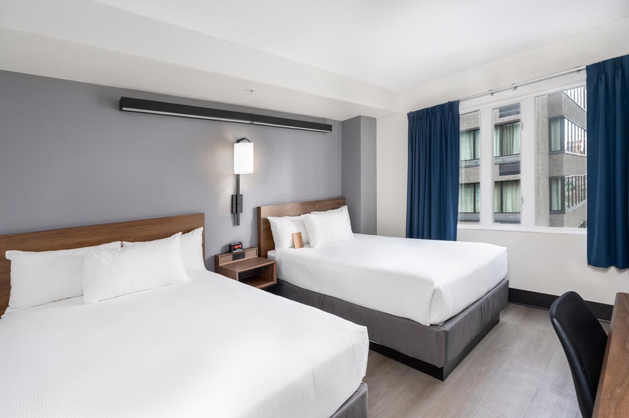 YWCA Hotel Vancouver  Downtown - Double-Double Room