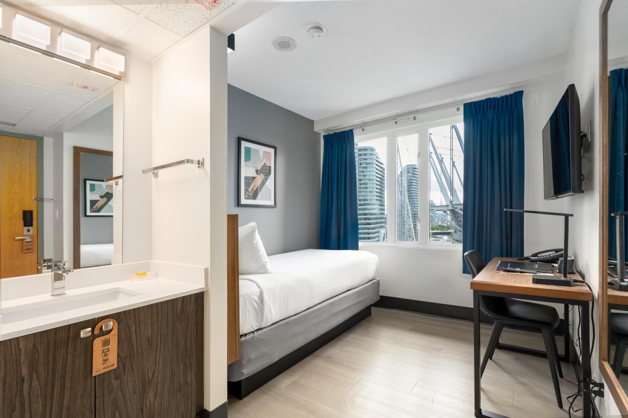 YWCA Hotel Vancouver  Downtown - Single Room