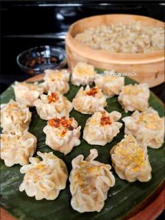 Plate of Filipino siomai dumplings. Photo credit: titabecky