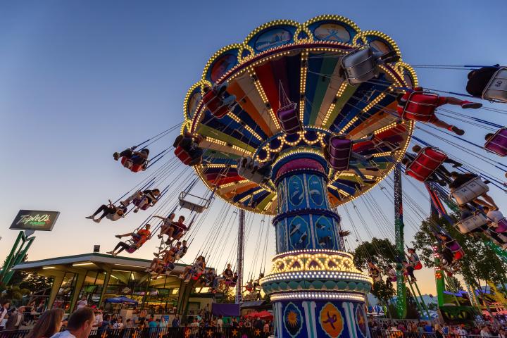 Photo of the double swing spinning ride at Playland