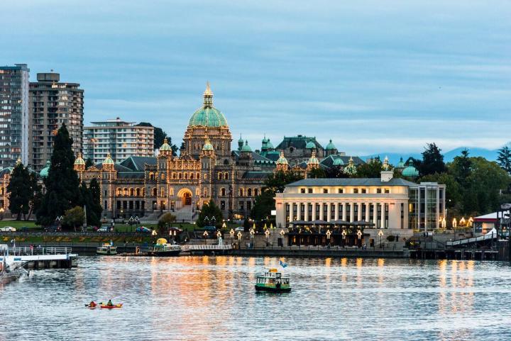 Photo of Parliamant Buildings lit up at night in the Inner Harbour