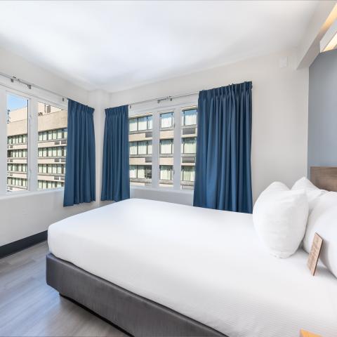 Double room with Shared Bathroom - YWCA Hotel in Downtown Vancouver