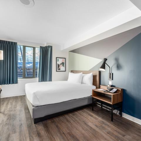 King Rooms - YWCA Hotel Vancouver