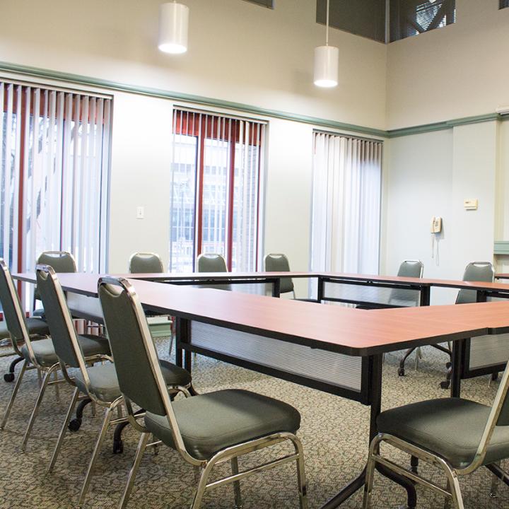 Canfor room - Hollow Sqaure - YWCA Hotel Vancouver Meeting room rentals